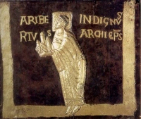 Croce di Ariberto: particolare ai piedi della croce